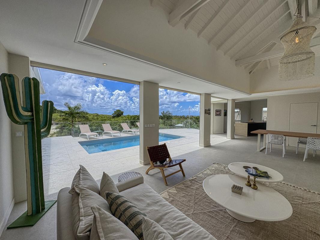 9.Location villa piscine vue mer Saint François Guadeloupe_Pièce de vie vue mer